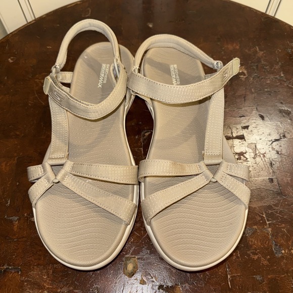 Skechers Goga Max Gen 5 Women's Sandal Size 11 SN 15316 Natural/Tan Hook & Loop - Picture 6 of 11